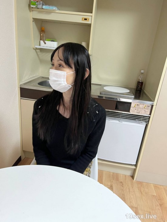 fc2-ppv 4740272 由於一個成熟的妻子立即被一個大傢伙為丈夫操了
